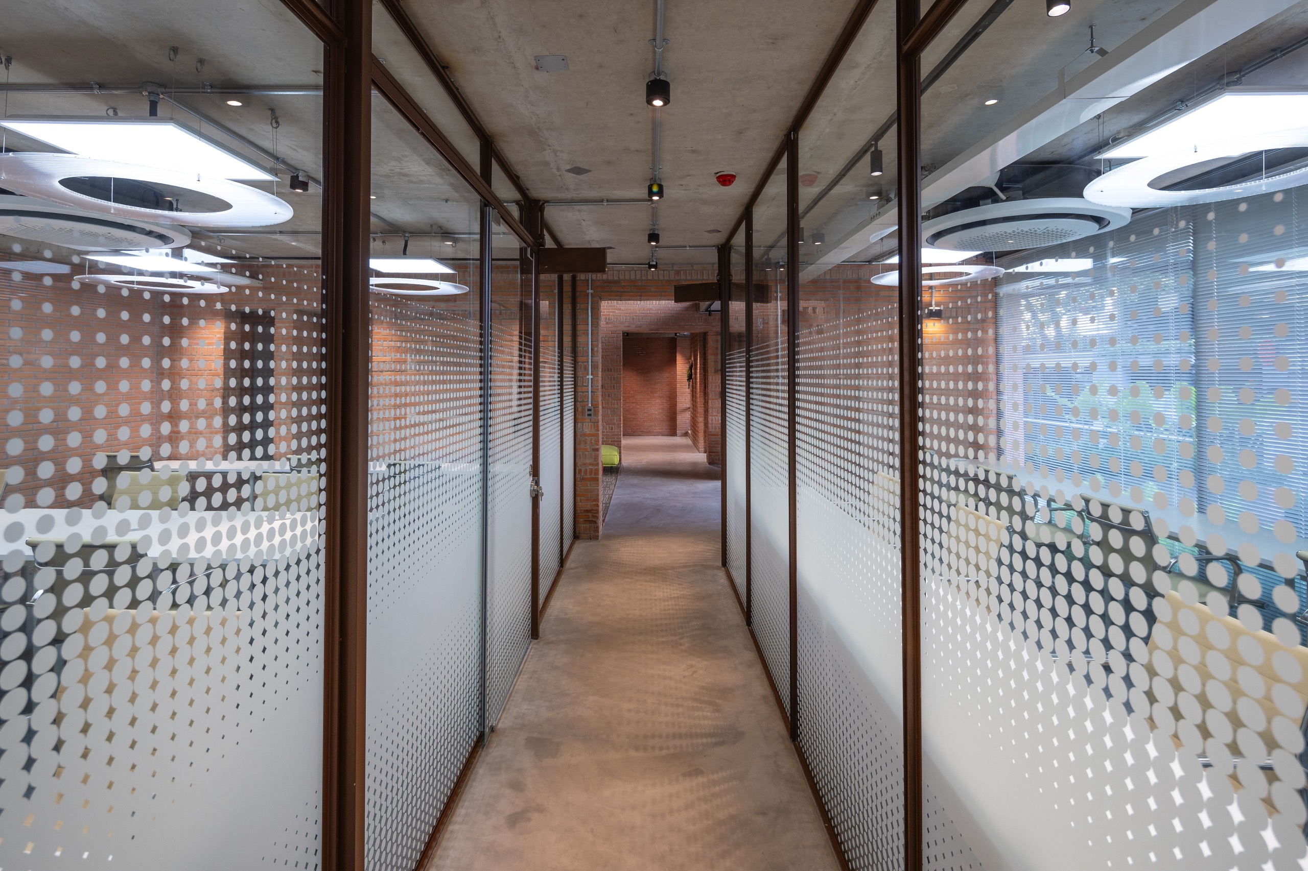 Hop Dong Thue Van Phong Ao (3)